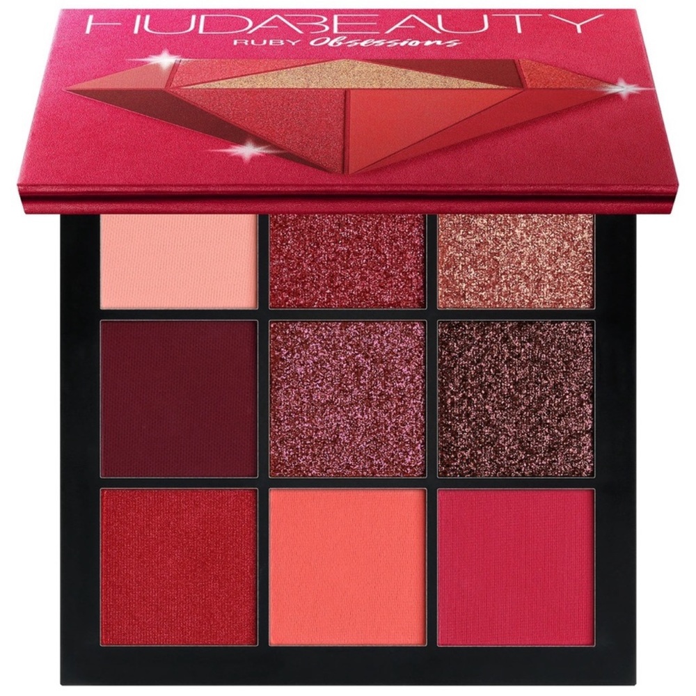 Huda Beauty Eyeshadow Pallet.